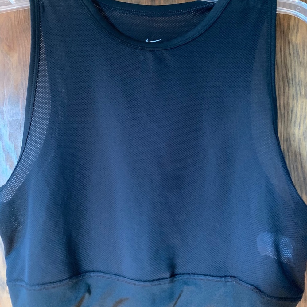 Cute Cropped Workout Tank - Picture 2 of 5